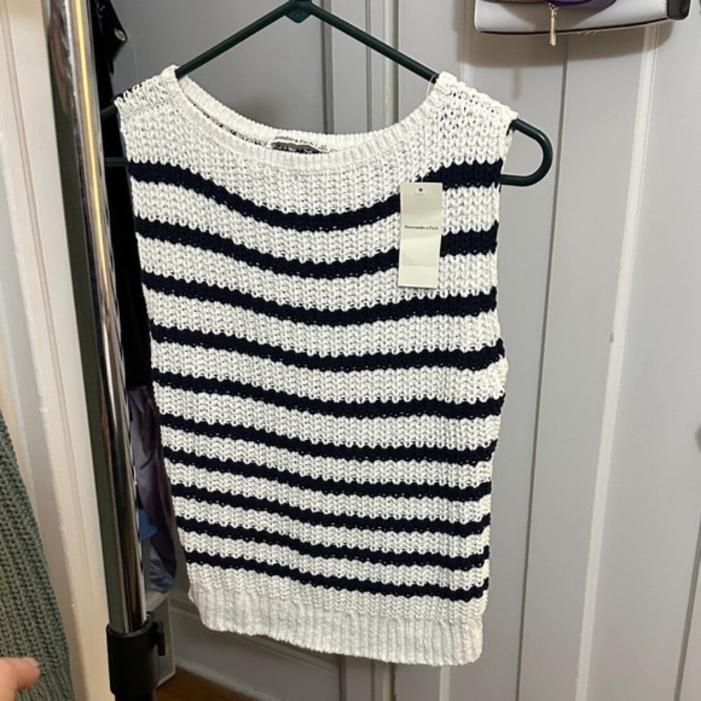 Abercrombie & Fitch White and Navy Striped Sleeveless Knit Tank